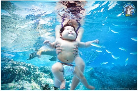婴乐士亲子游泳中心推出神奇的婴儿水下摄影